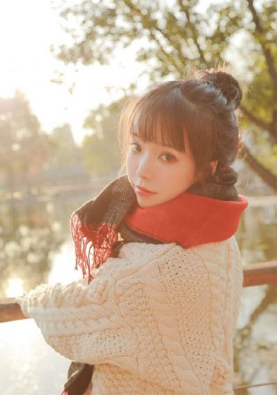 班长让我吃她胸摸她奶小黄鸭